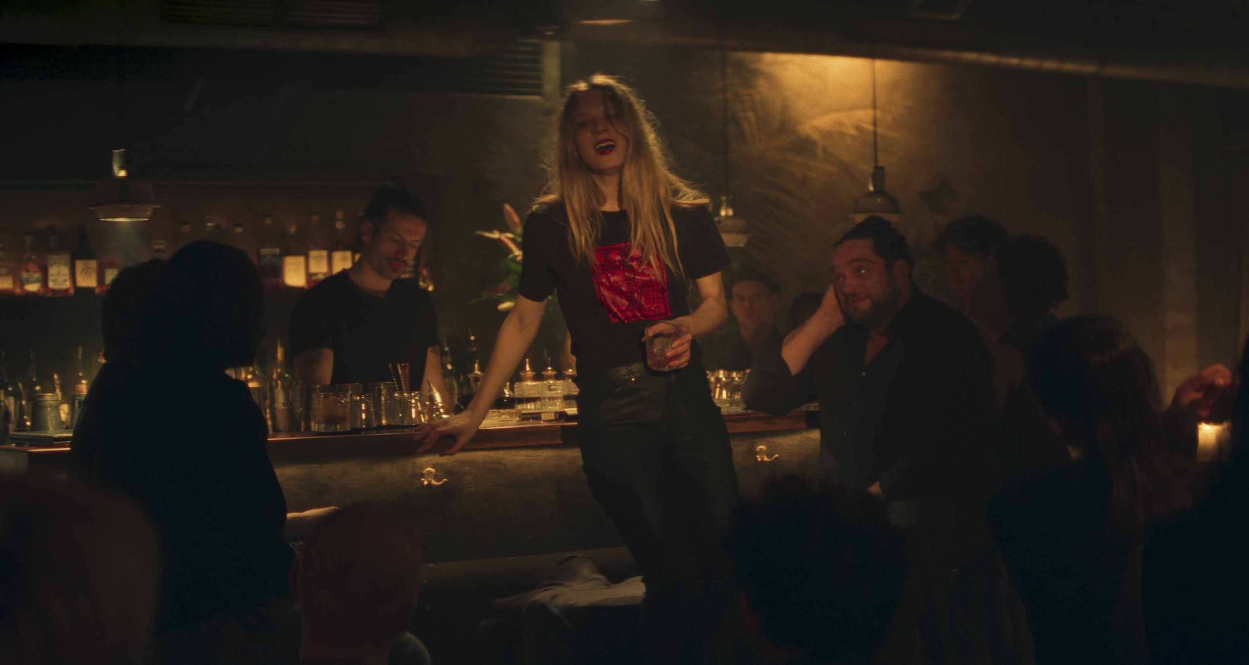 7 Sterben Lilith Stangenberg Ronald Zehrfeld ©jakub Bejnarowicz Port Au Prince Schwarzweiss Senator