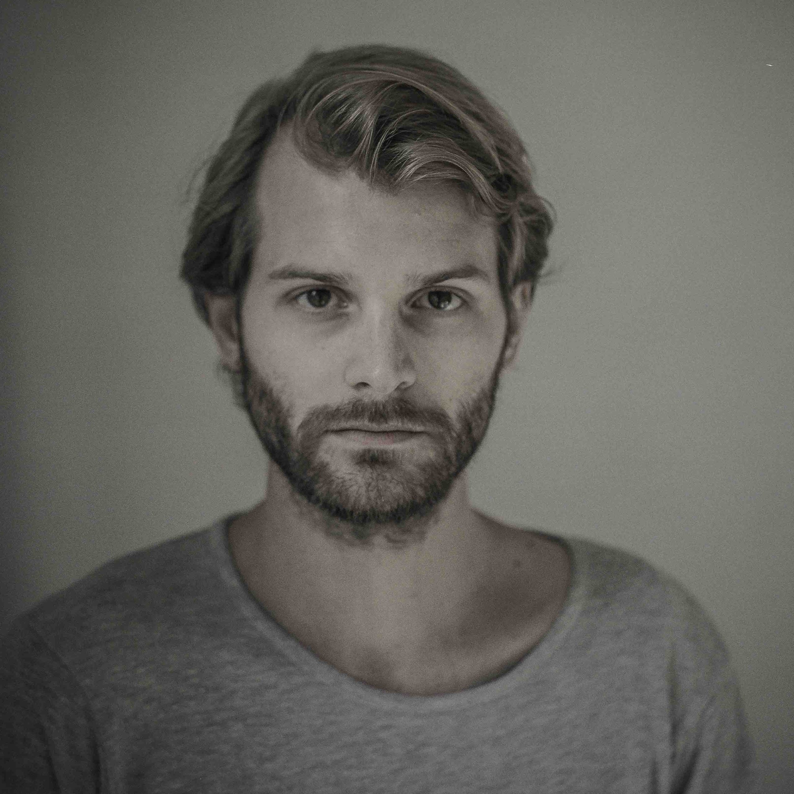 Đạo Diễn Magnus Vh ©nicolas Villegas H