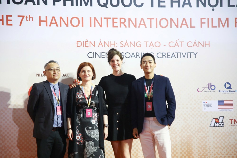 Dv Hứa Vĩ Văn