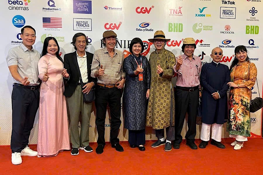 Đoàn Làm Phim Long Thành Cầm Giả Ca