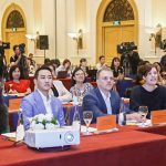 Hứa Vĩ Văn Là Thành Viên Bgk
