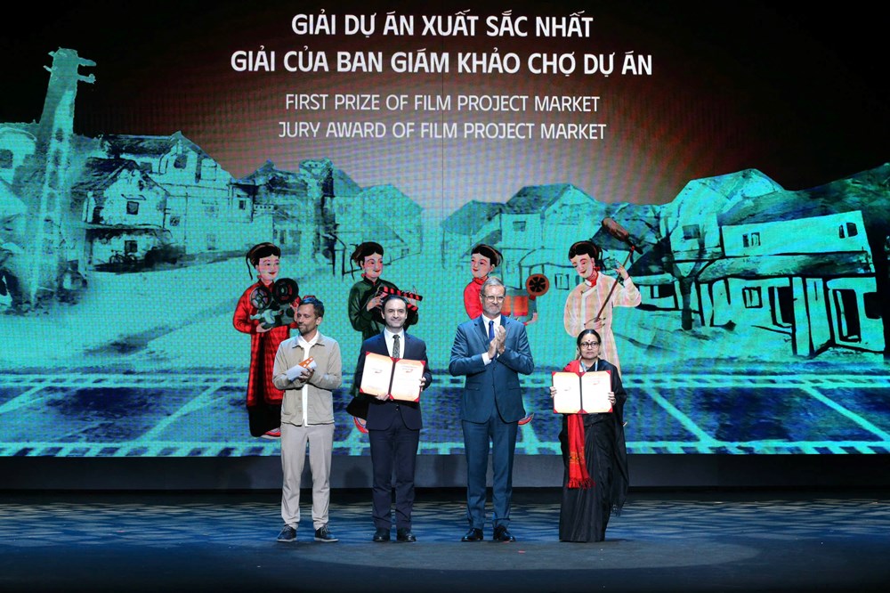 Trao Giải Thưởng 3