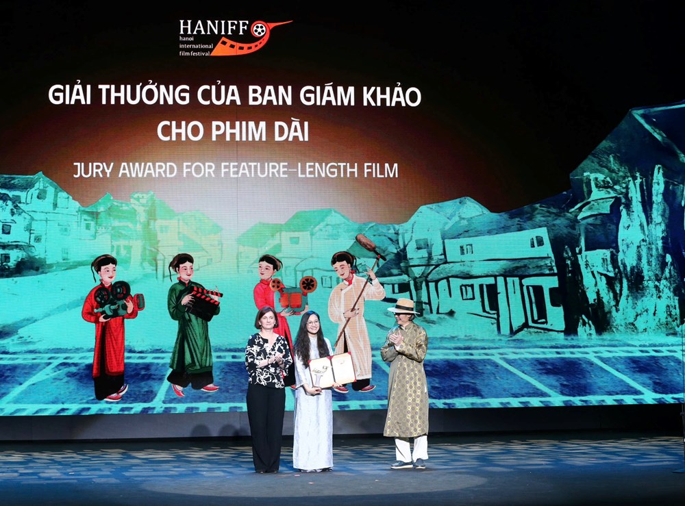 Trao Giải Thưởng 8