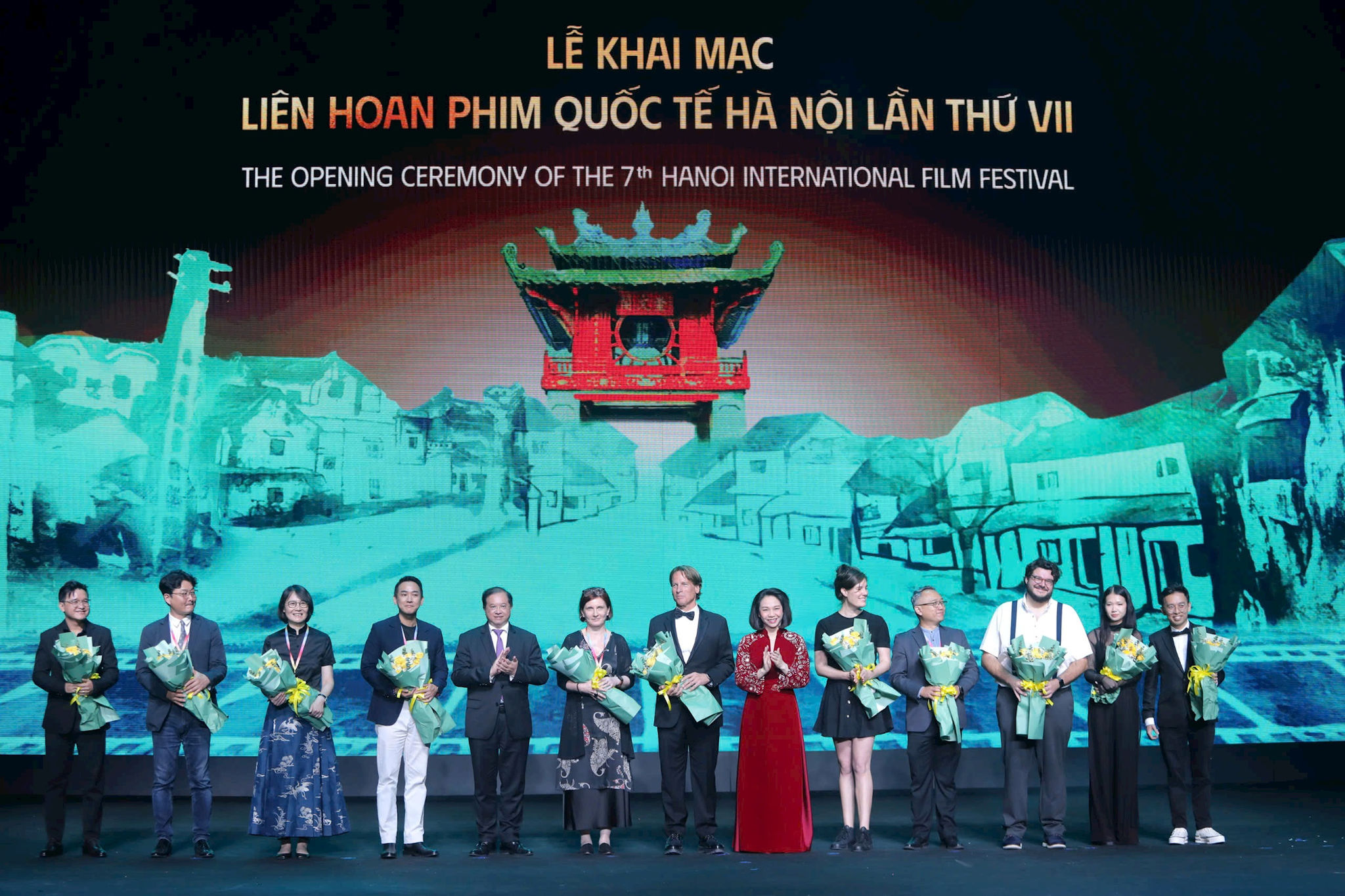 Tang Hoa Ban Giam Khao